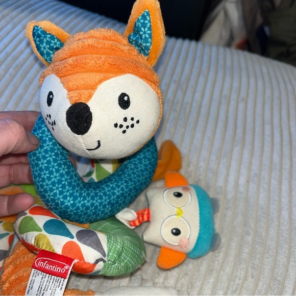 Infantino Fox Spiral Interactive Baby Rattle Toy - Orange and Blue - Picture 5 of 6